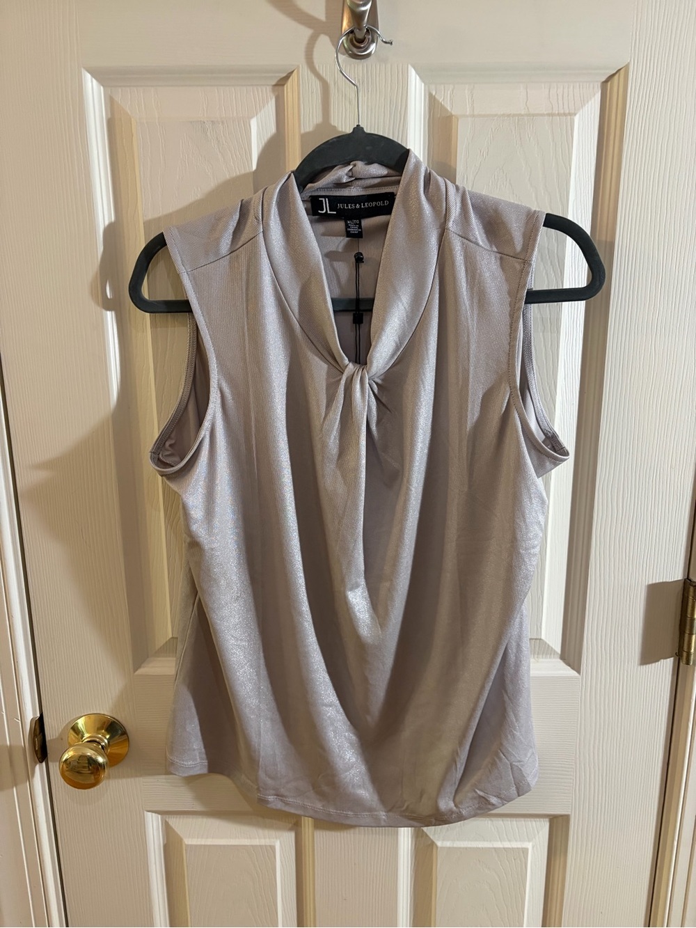 Jules & Leopold Light Silver Knot-Neck Sleeveless Camisole